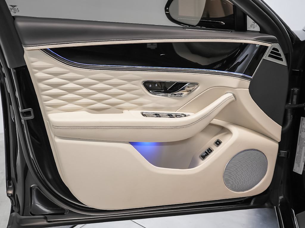 Thumbnail: 2022 Bentley Flying Spur - 28