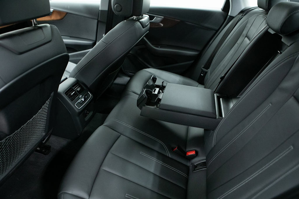 Thumbnail: 2023 Audi A4 - 31