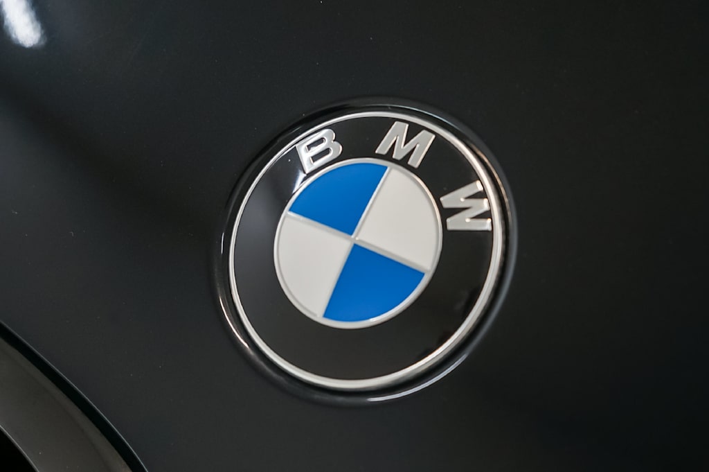 Thumbnail: 2022 BMW M8 - 6