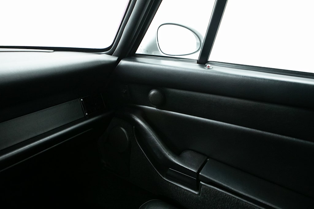 Thumbnail: 1997 Porsche 911 - 18