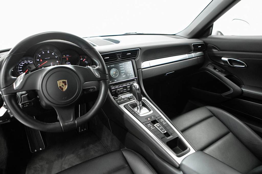 Thumbnail: 2016 Porsche 911 - 9