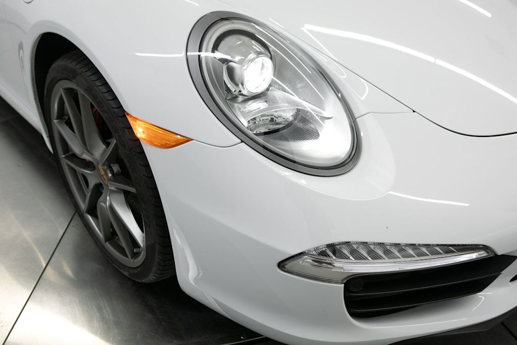 Thumbnail: 2016 Porsche 911 - 18