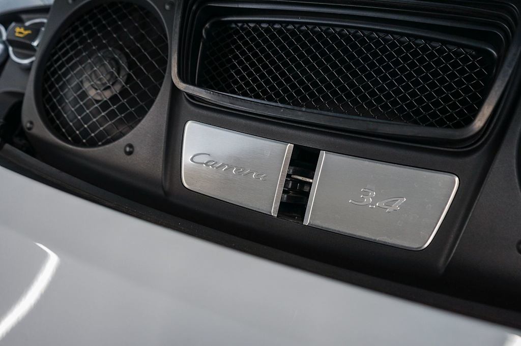 Thumbnail: 2016 Porsche 911 - 32