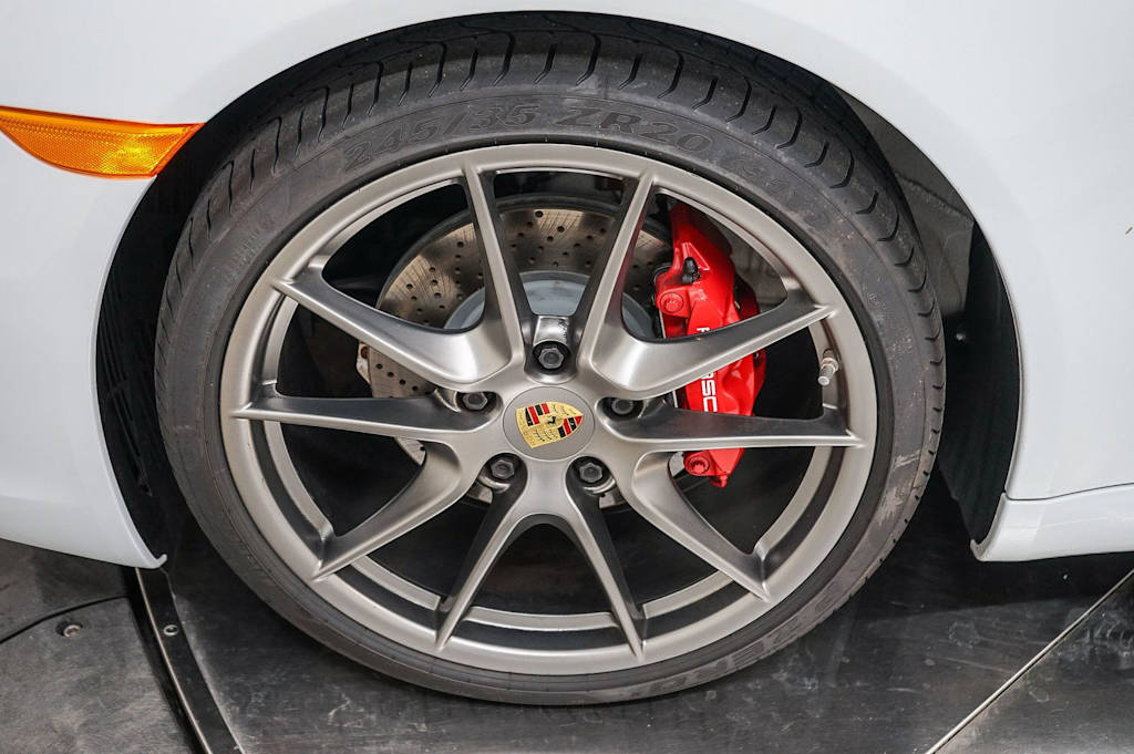 Thumbnail: 2016 Porsche 911 - 21