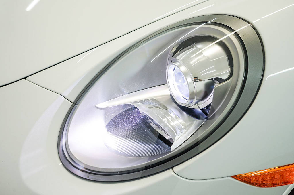 Thumbnail: 2016 Porsche 911 - 22