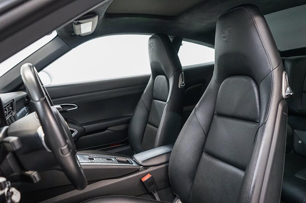 Thumbnail: 2016 Porsche 911 - 9