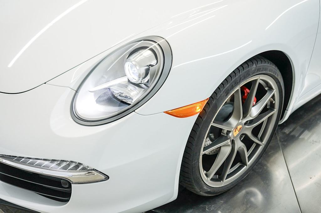 Thumbnail: 2016 Porsche 911 - 23