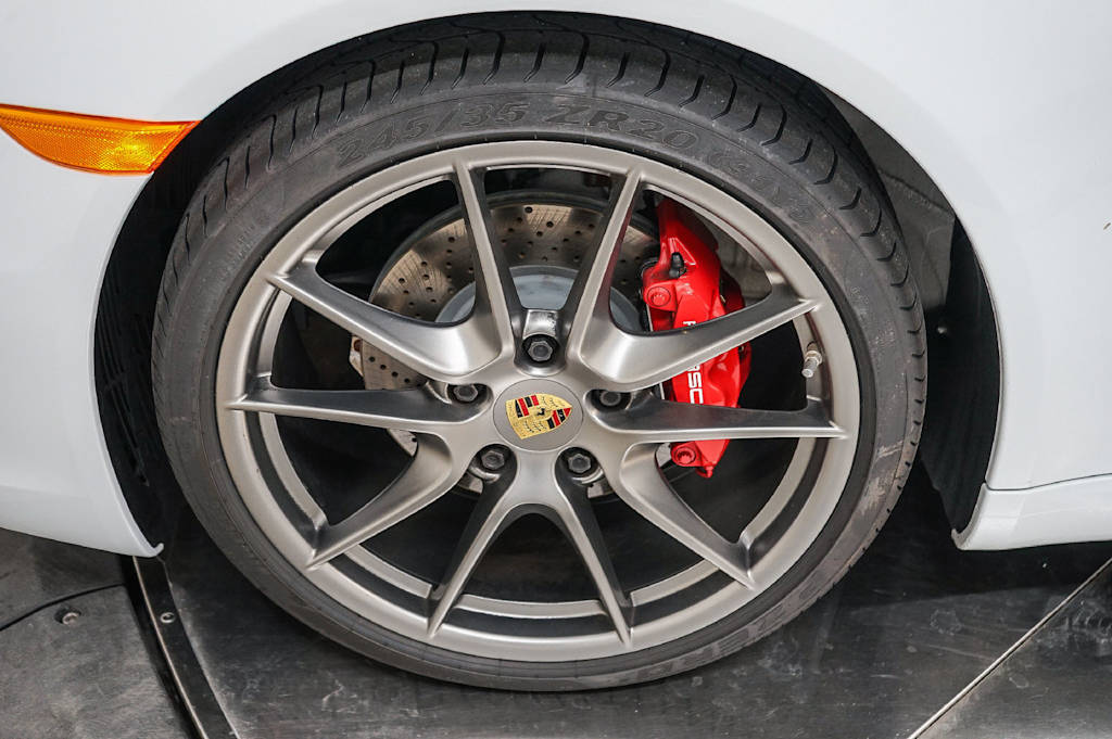 Thumbnail: 2016 Porsche 911 - 21