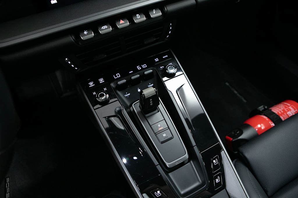 Thumbnail: 2025 Porsche 911 - 13