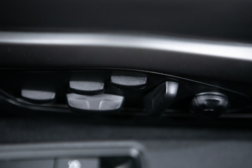 Thumbnail: 2025 Porsche 911 - 19