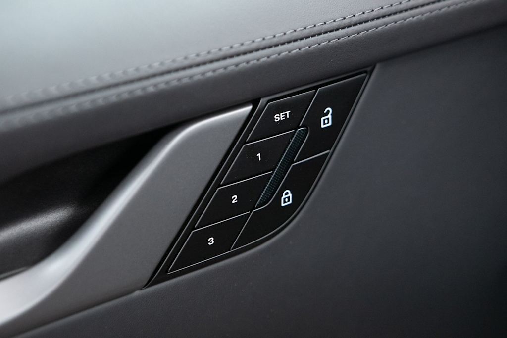 Thumbnail: 2025 Porsche 911 - 21