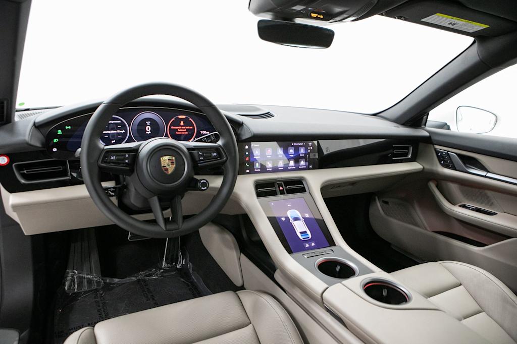 Thumbnail: 2026 Porsche Taycan - 7