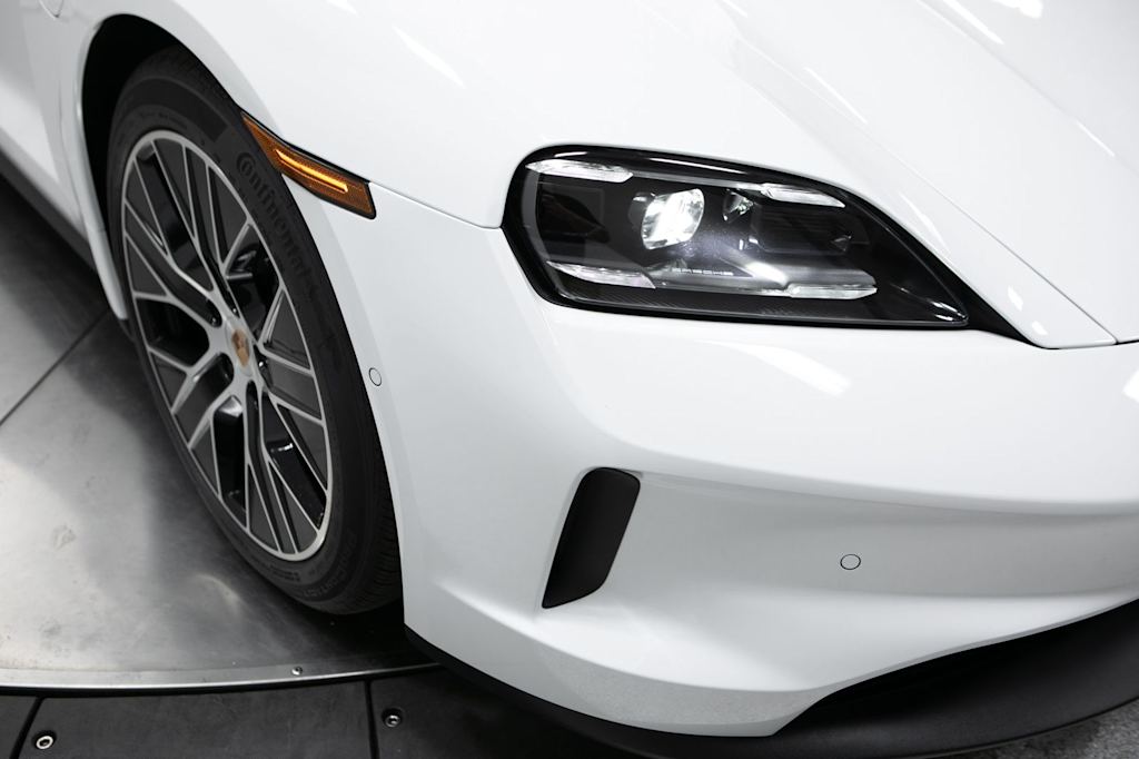 Thumbnail: 2026 Porsche Taycan - 18