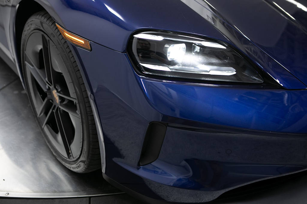 Thumbnail: 2026 Porsche Taycan - 21