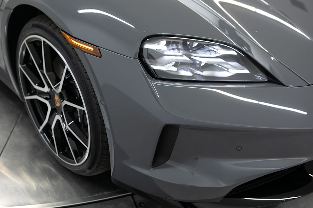 Thumbnail: 2026 Porsche Taycan - 6