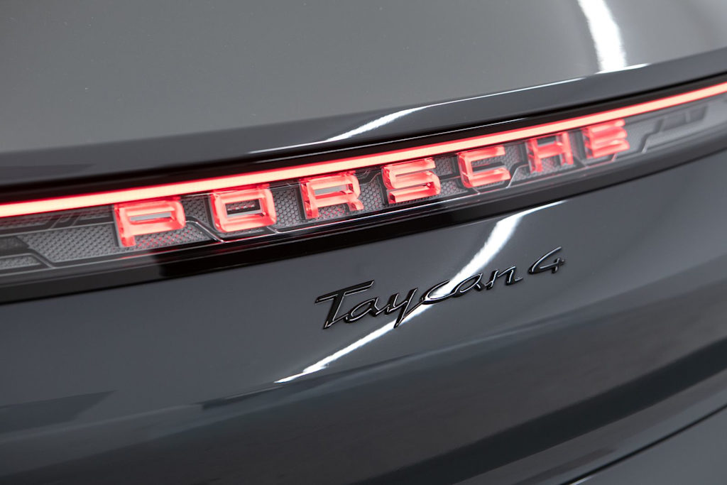 Thumbnail: 2026 Porsche Taycan - 35