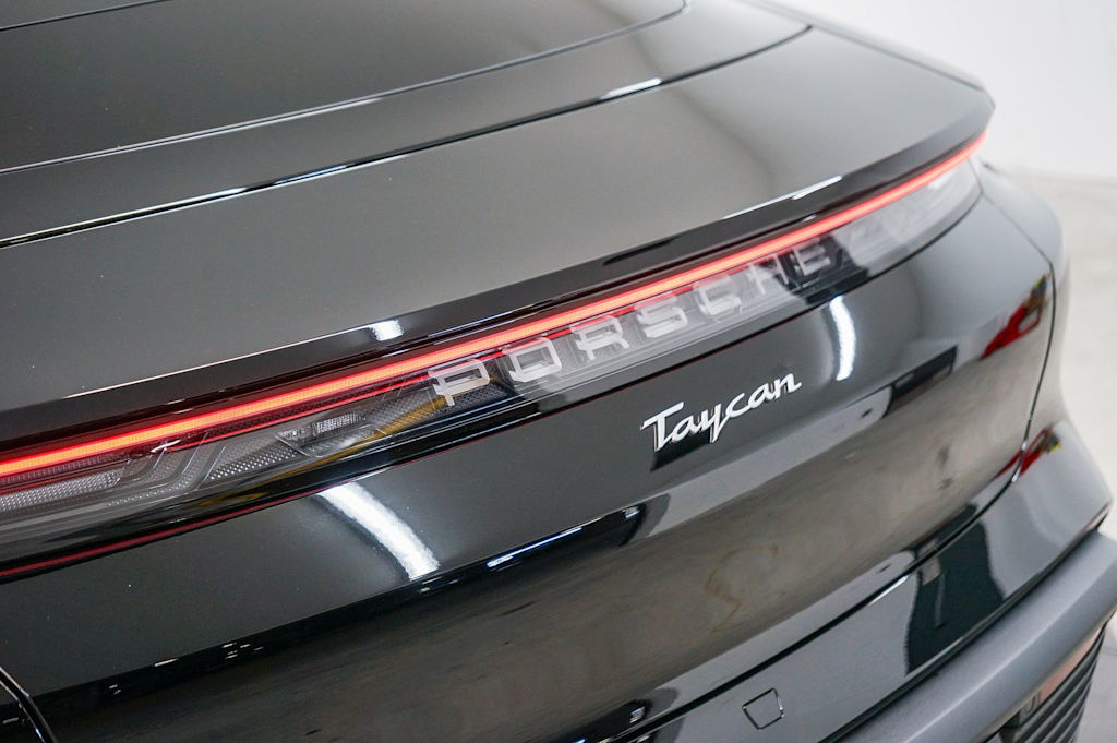 Thumbnail: 2026 Porsche Taycan - 22