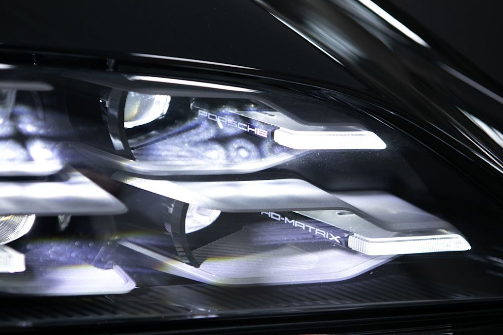 Thumbnail: 2026 Porsche Taycan - 12