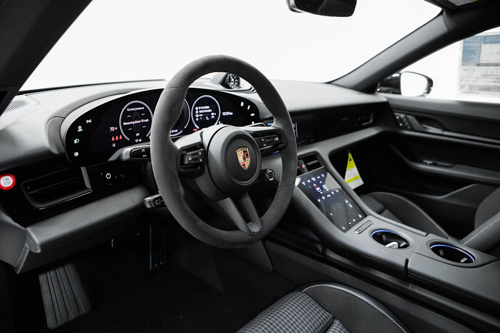 Thumbnail: 2026 Porsche Taycan - 2