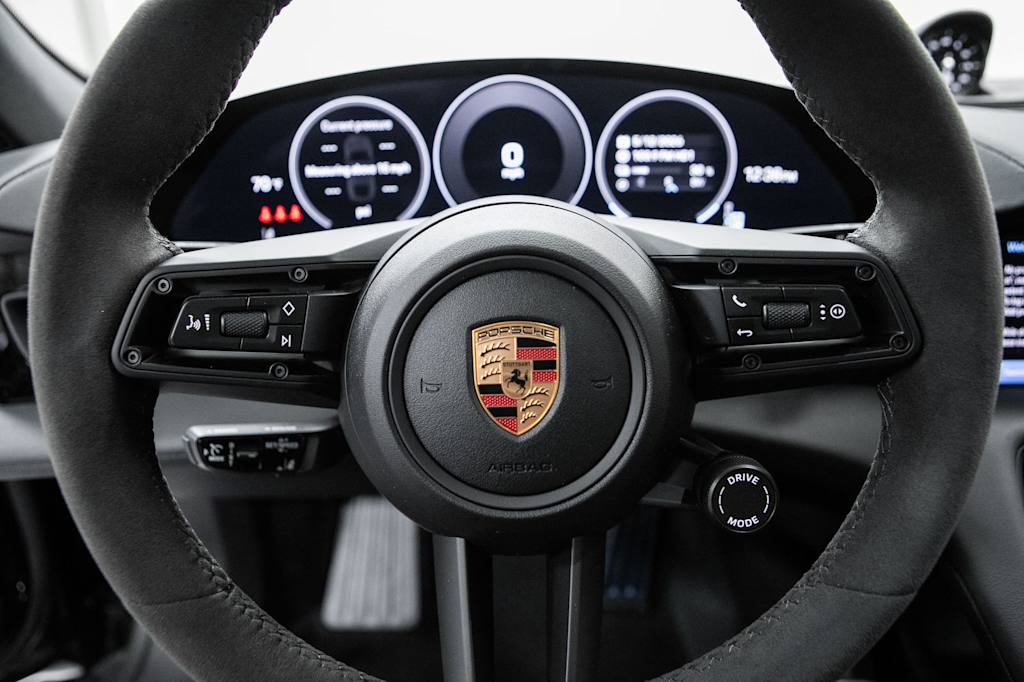 Thumbnail: 2026 Porsche Taycan - 18