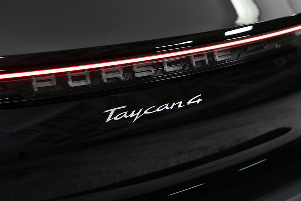 Thumbnail: 2026 Porsche Taycan - 23