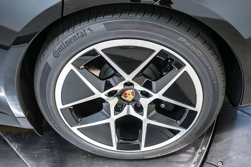 Thumbnail: 2026 Porsche Taycan - 7