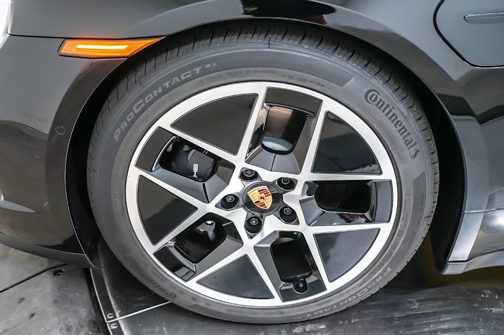 Thumbnail: 2026 Porsche Taycan - 21