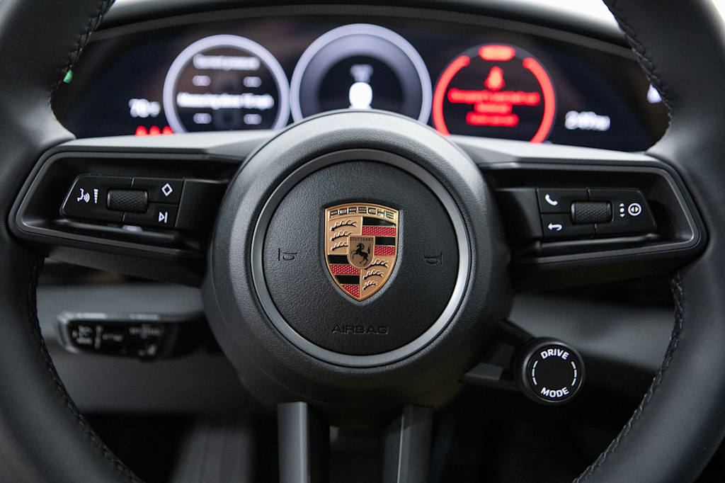 Thumbnail: 2026 Porsche Taycan - 18