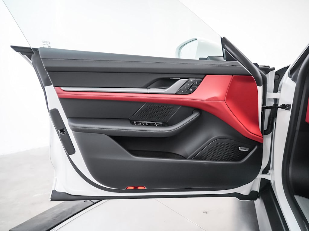 Thumbnail: 2026 Porsche Taycan - 27