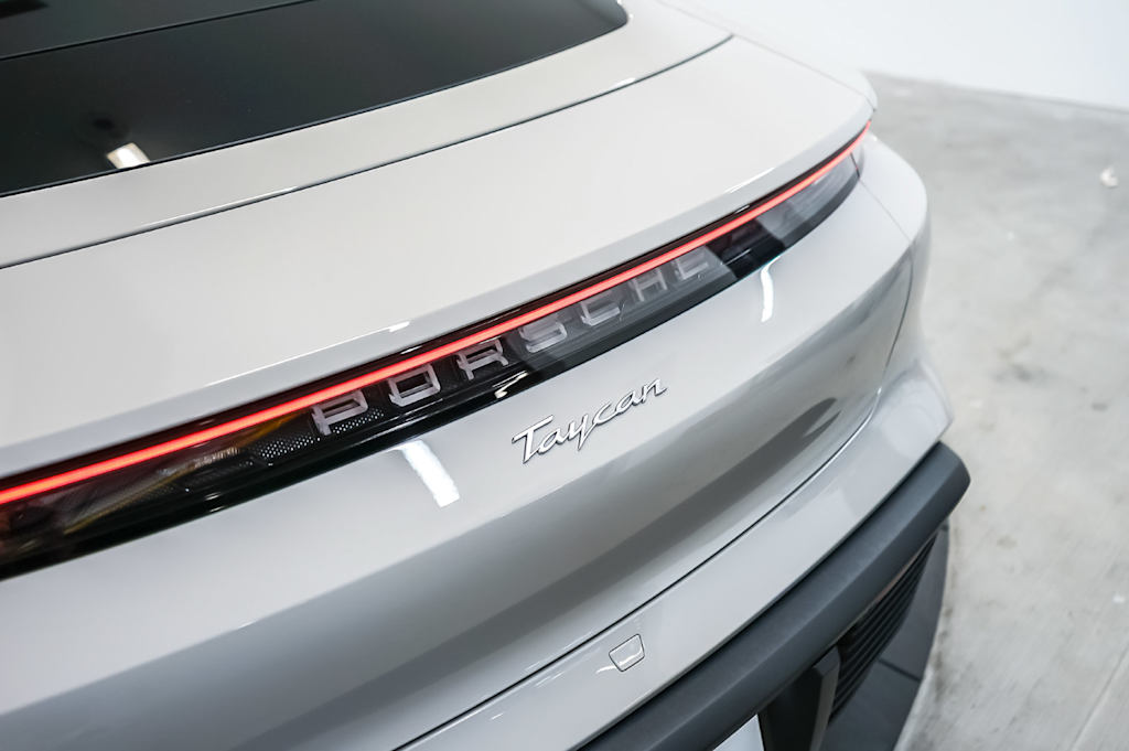 Thumbnail: 2026 Porsche Taycan - 21