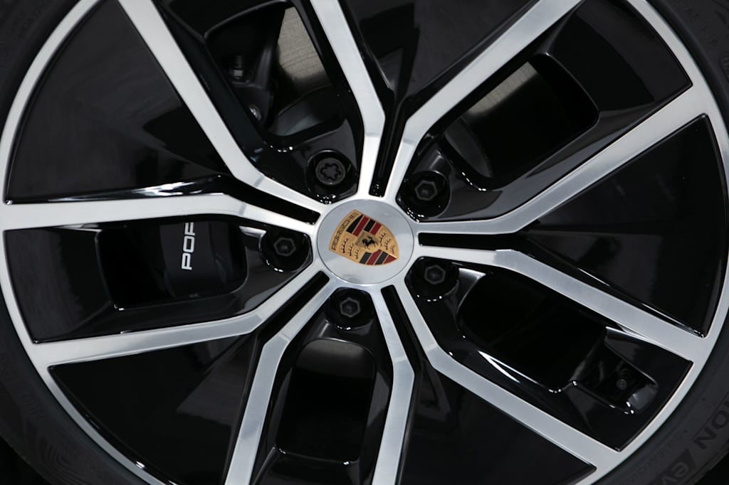 Thumbnail: 2026 Porsche Taycan - 19