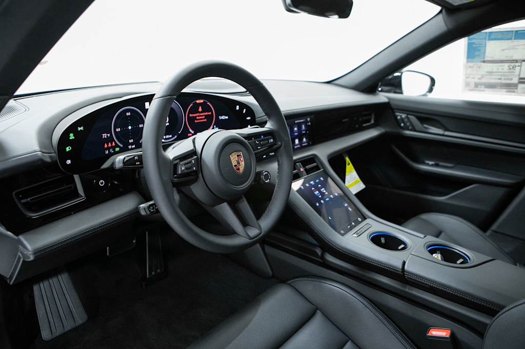 Thumbnail: 2026 Porsche Taycan - 2