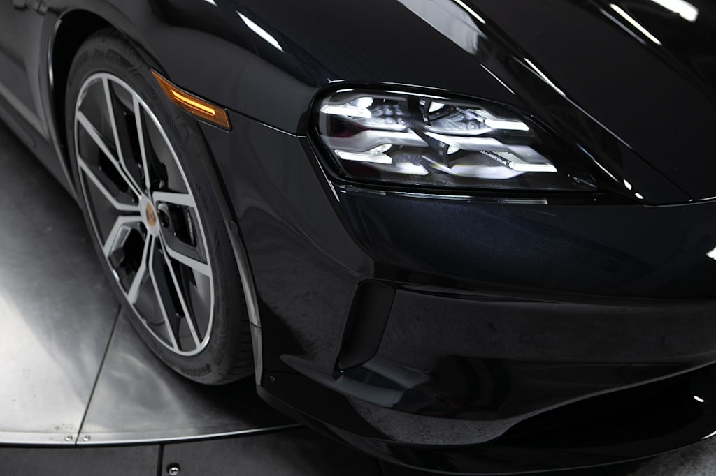 Thumbnail: 2026 Porsche Taycan - 4