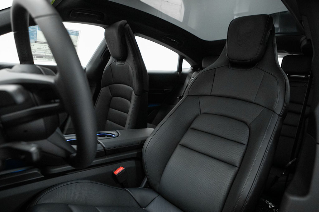 Thumbnail: 2026 Porsche Taycan - 9