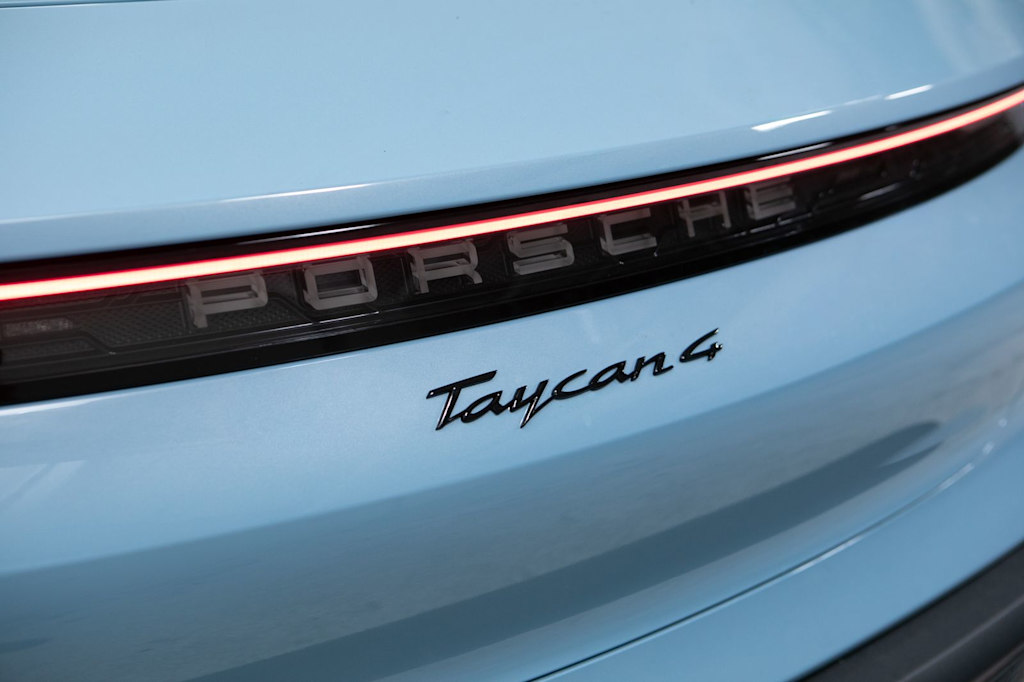 Thumbnail: 2026 Porsche Taycan - 20