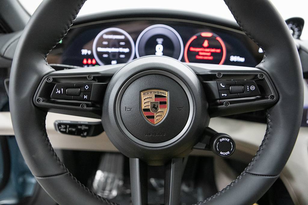 Thumbnail: 2026 Porsche Taycan - 17