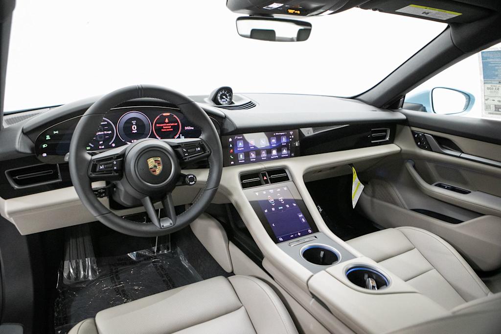 Thumbnail: 2026 Porsche Taycan - 7