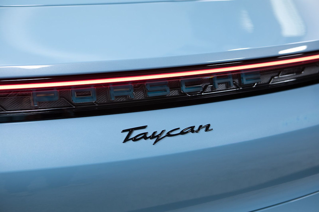 Thumbnail: 2026 Porsche Taycan - 19