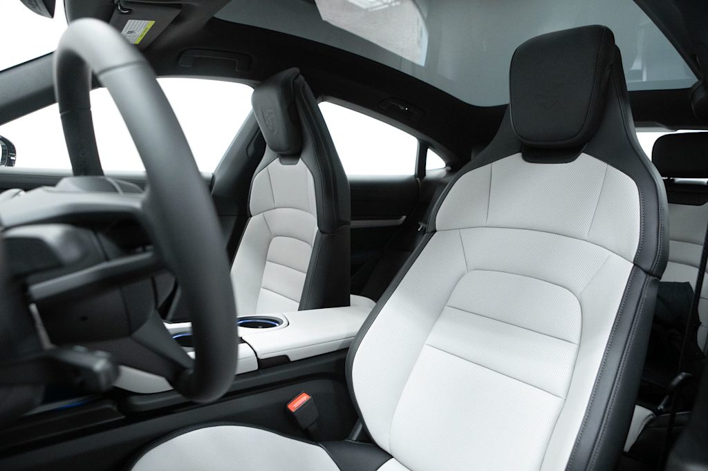 Thumbnail: 2026 Porsche Taycan - 6