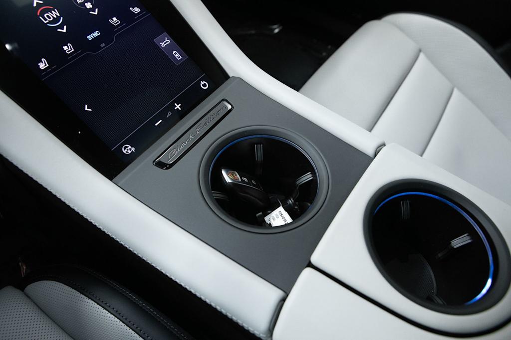 Thumbnail: 2026 Porsche Taycan - 27