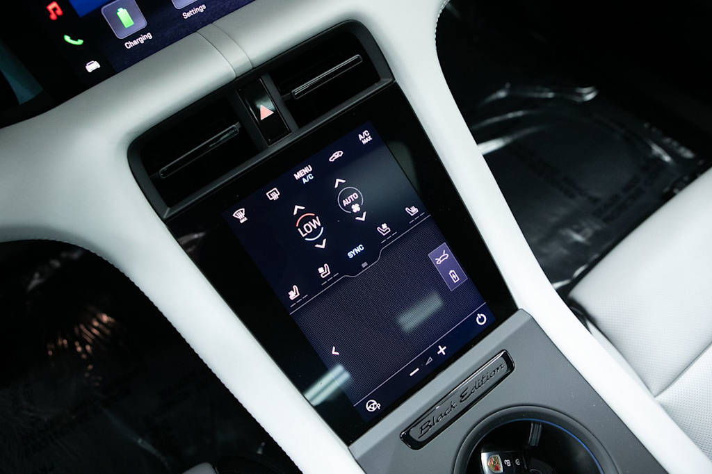 Thumbnail: 2026 Porsche Taycan - 11