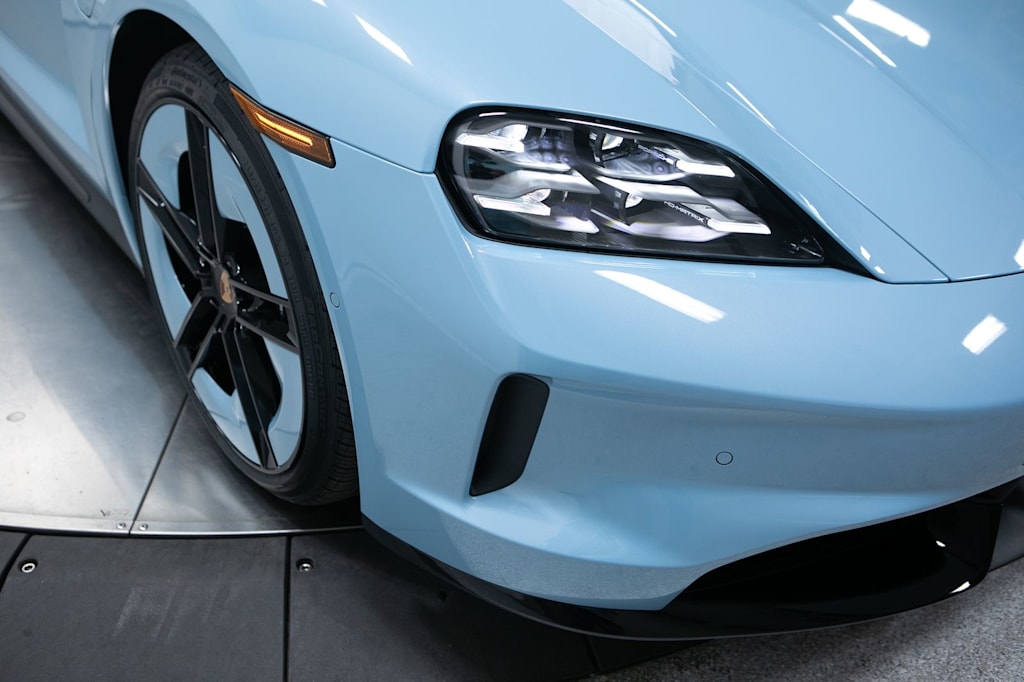 Thumbnail: 2026 Porsche Taycan - 4