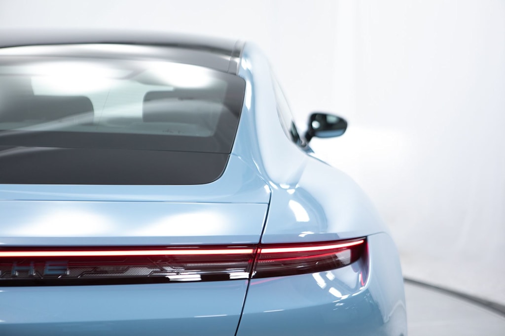 Thumbnail: 2026 Porsche Taycan - 21