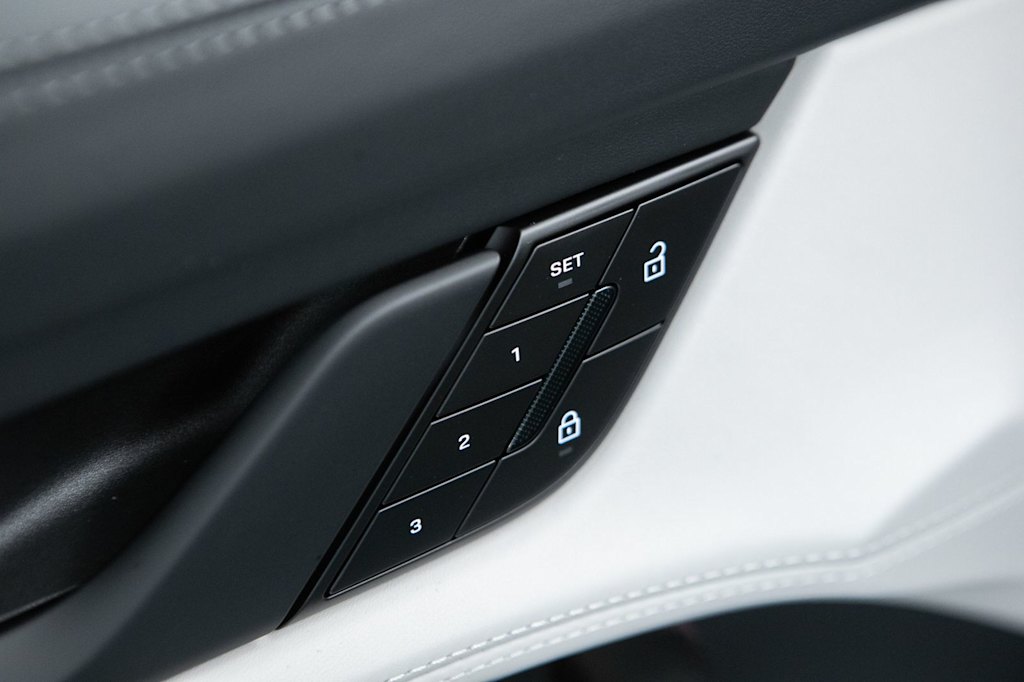 Thumbnail: 2026 Porsche Taycan - 24