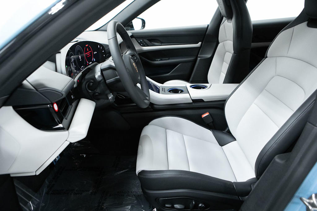 Thumbnail: 2026 Porsche Taycan - 7