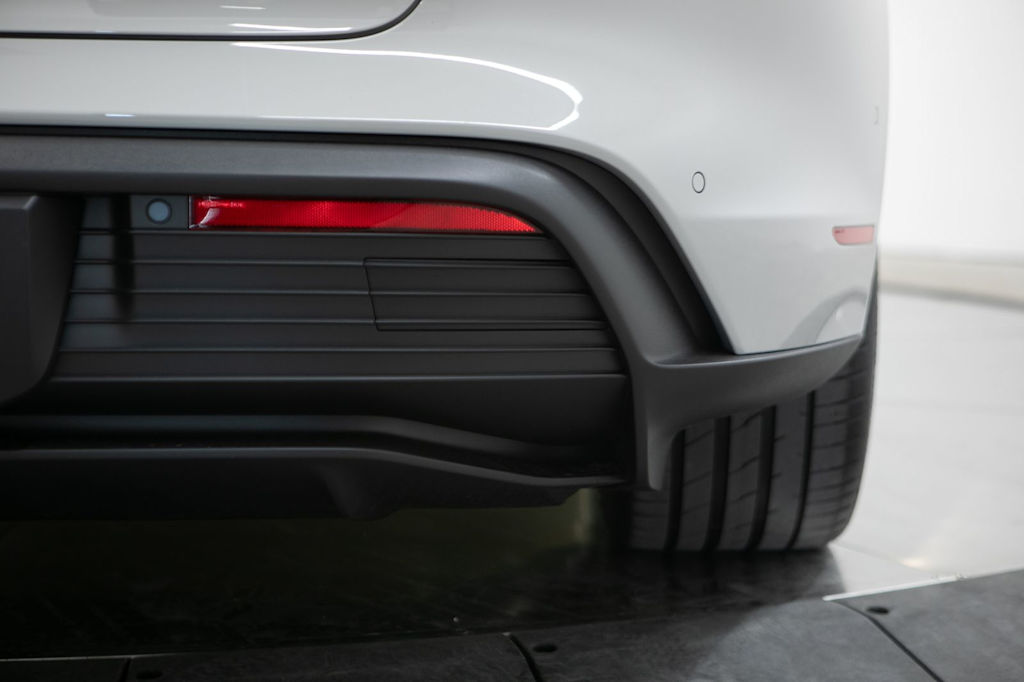 Thumbnail: 2026 Porsche Taycan - 38