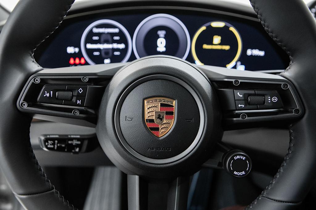 Thumbnail: 2026 Porsche Taycan - 22