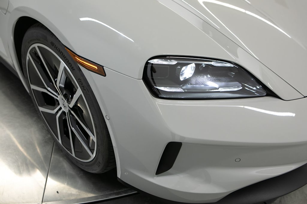 Thumbnail: 2026 Porsche Taycan - 21