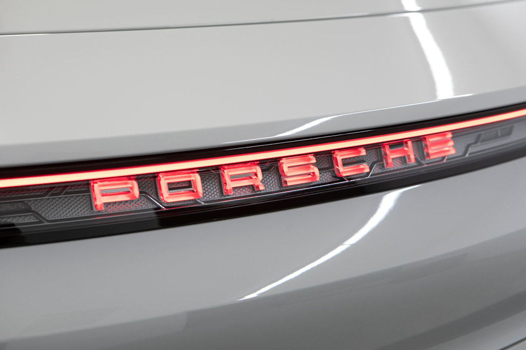 Thumbnail: 2026 Porsche Taycan - 35