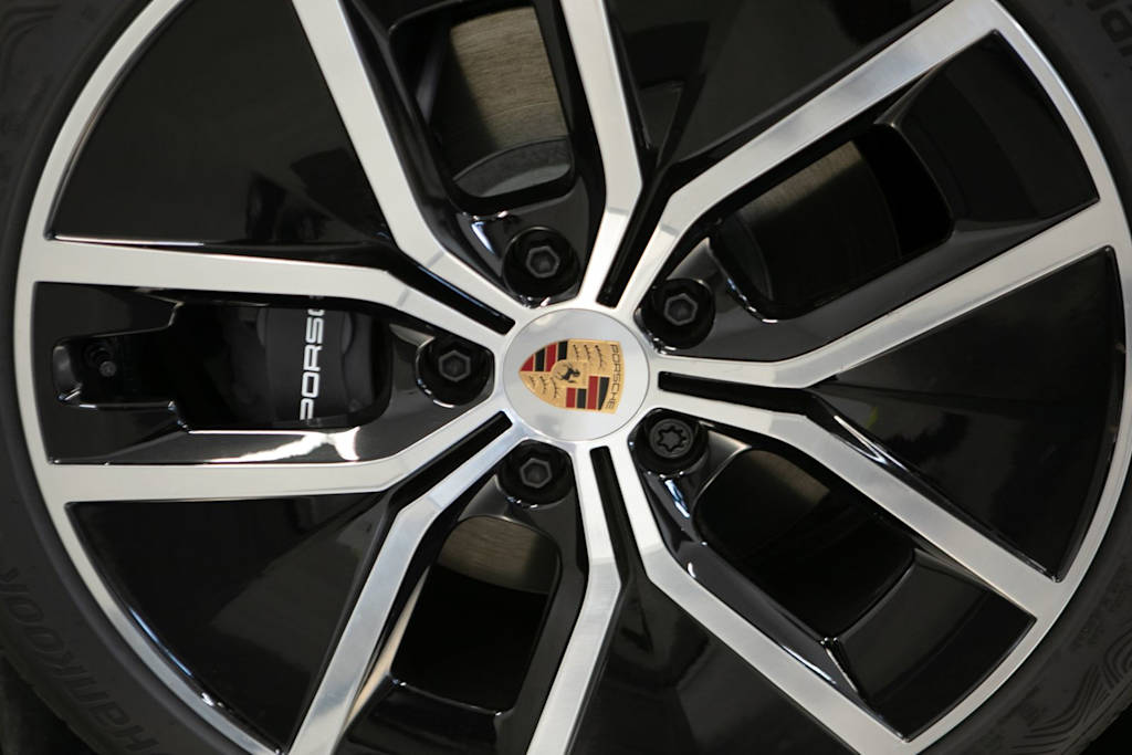 Thumbnail: 2026 Porsche Taycan - 7